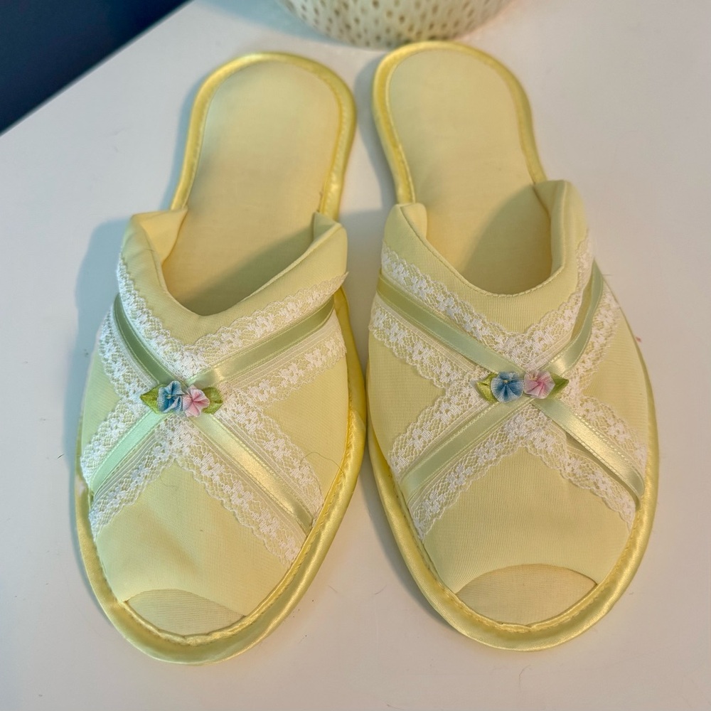New Vintage Cottagecore Grandma Fairy Lace Ribbon Size 9.5-10.5 Slippers